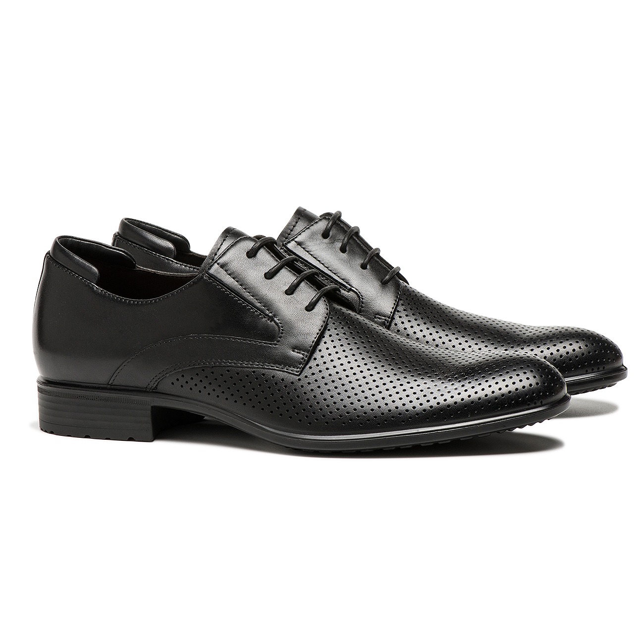 轻便时尚商务透气冲孔牛皮男鞋M70006